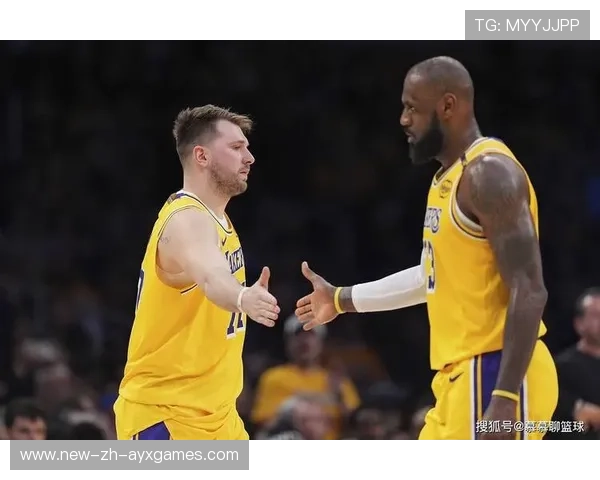 东契奇依然是无所不能的表现，詹姆斯再不回来要成四当家了，东契奇找詹姆斯要球衣